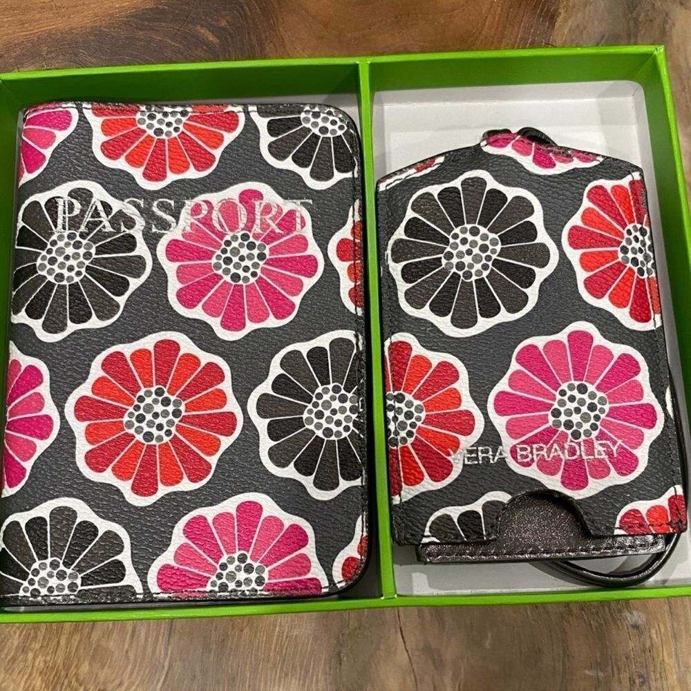 NWT VERA BRADLEY TRAVEL COMPANION SET